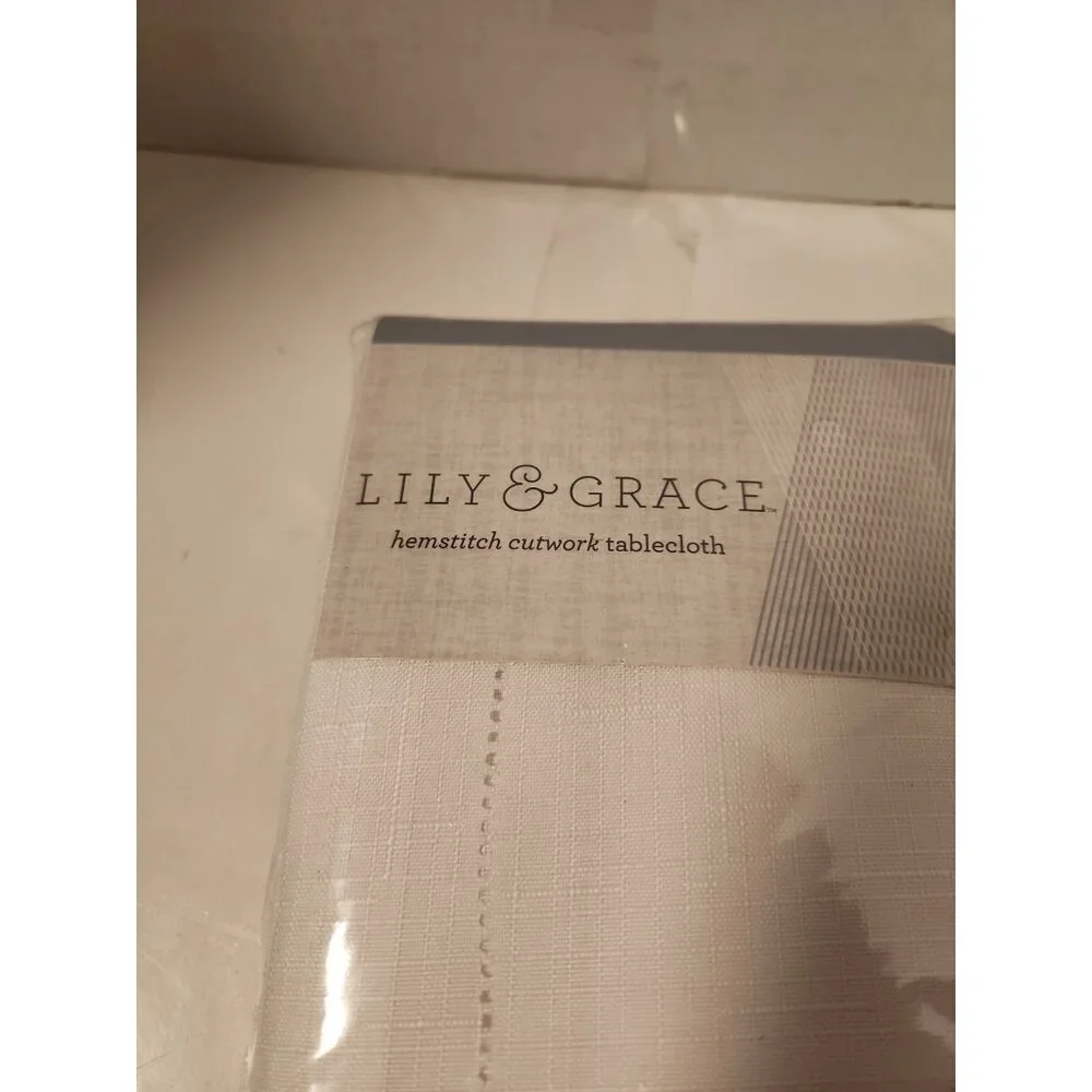 Lily‎ & Grace Hemstitch Cutwork Tablelcoth 60x102 Oblong White minimalist New